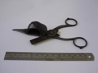 candle snuffer