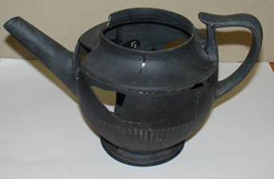 teapot (lid missing)